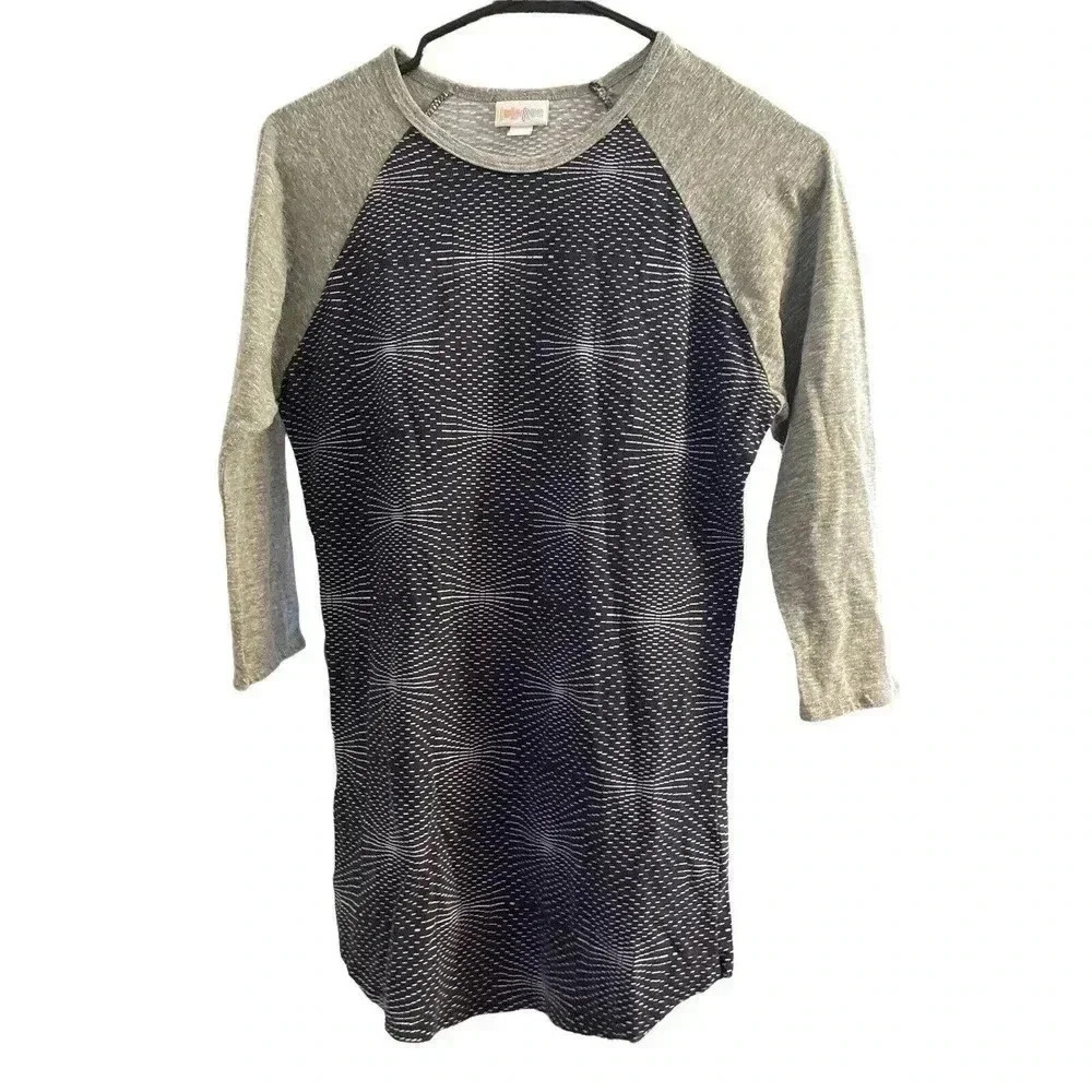 LULAROE SIZE SMALL TOP WITH GRAYS AND DESIGN